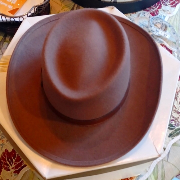 *Brown Wool Wonens Hat 21.5
